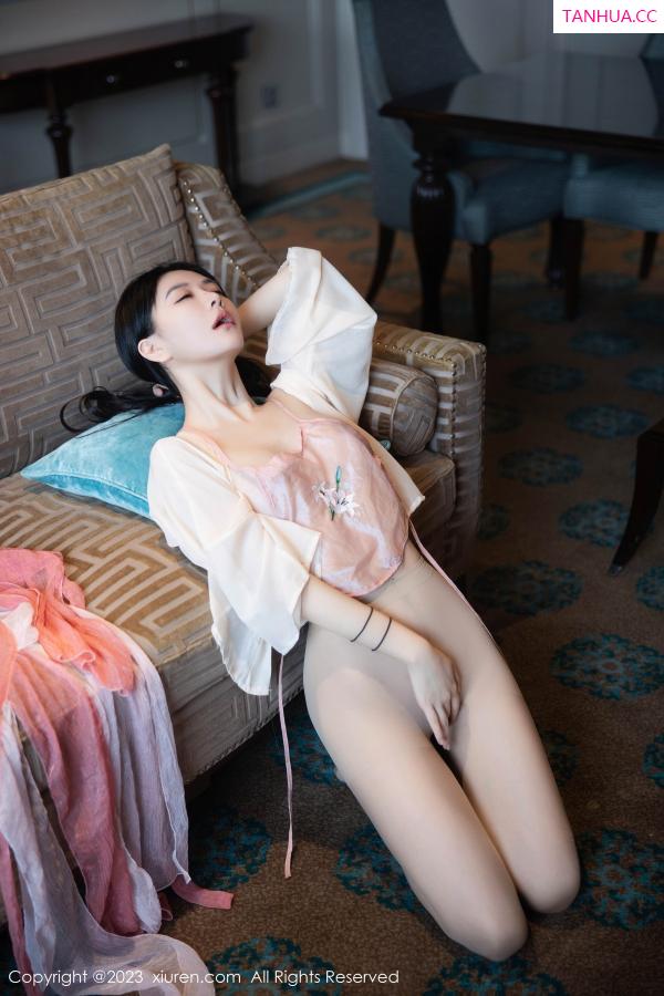   [XiuRen]高清写真图 2023.08.25 No.7290 幼幼 古装美腿第60张图片